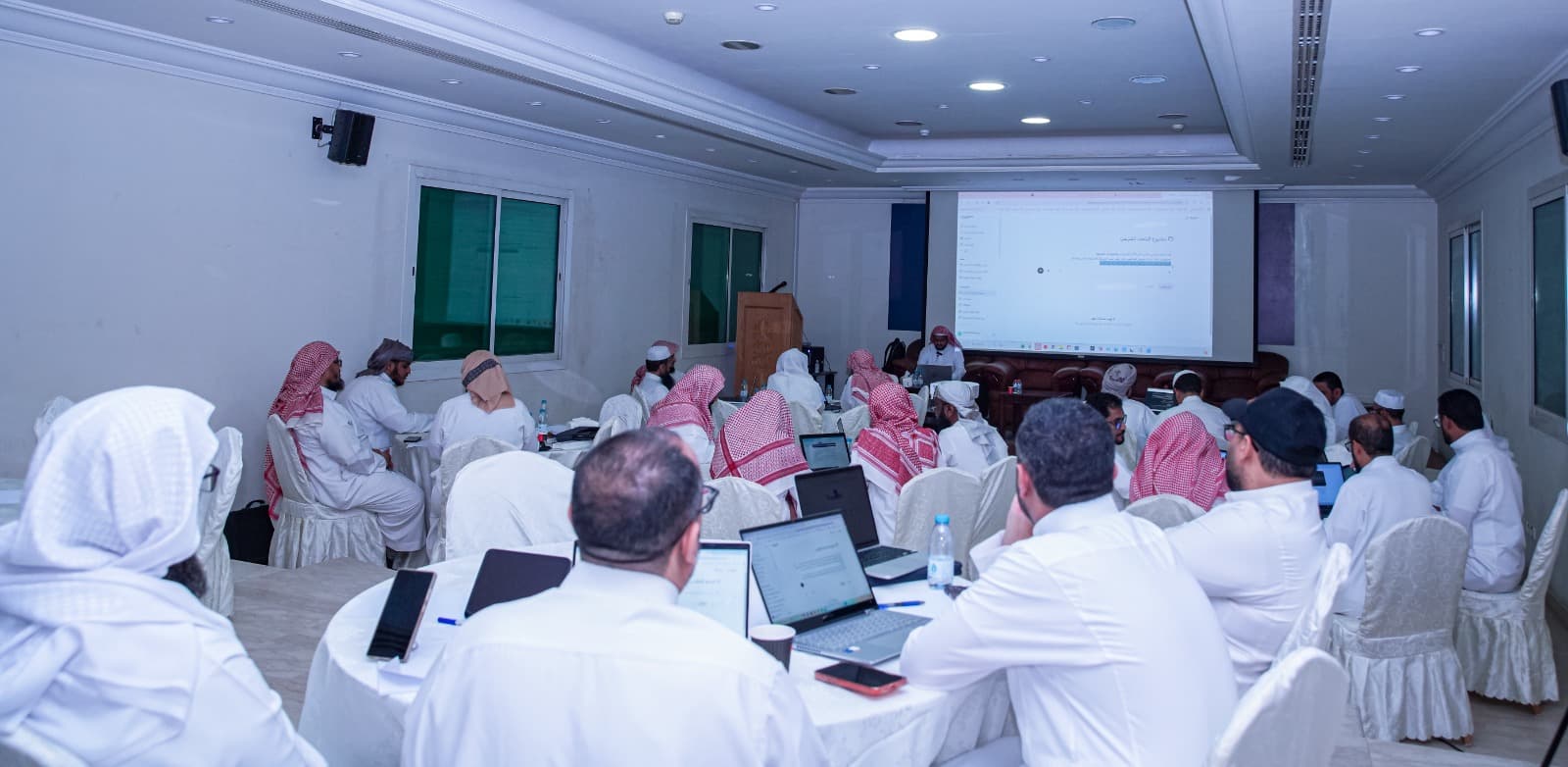برنامج التواصل مع علماء اليمن يؤهل العلماء والدعاة في الذكاء الاصطناعي وتقنيات العصر